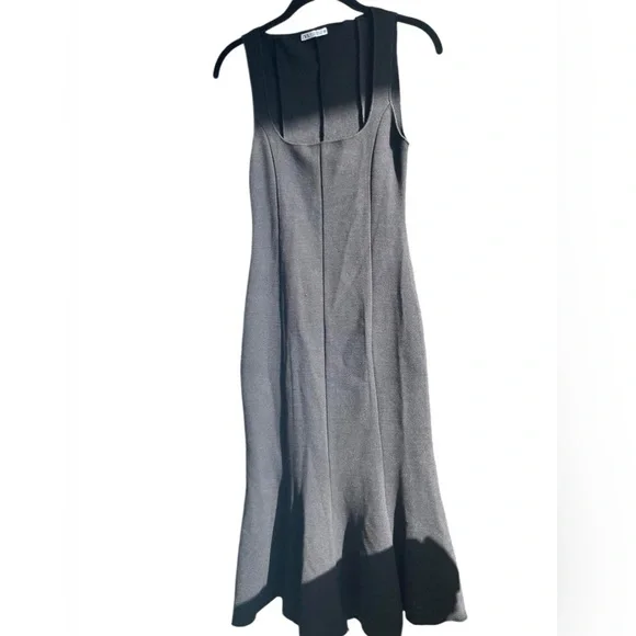 🆕 Zara Structured U-neck Flared Mermaid Midi Dress in Midnight Black NWOT - Picture 2 of 8